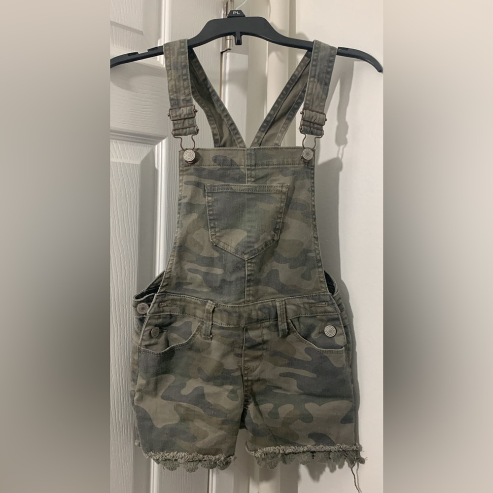 Little girl camo short overalls romper Sz 7